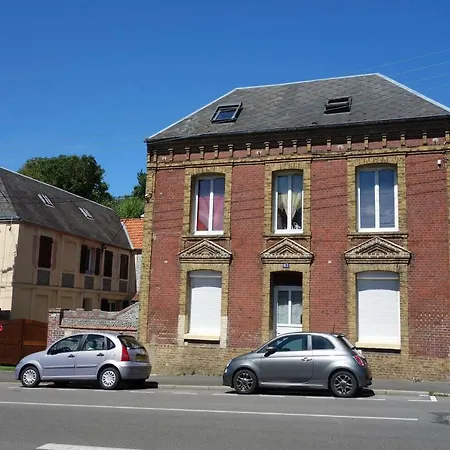 Le D'evelyne Appartement *